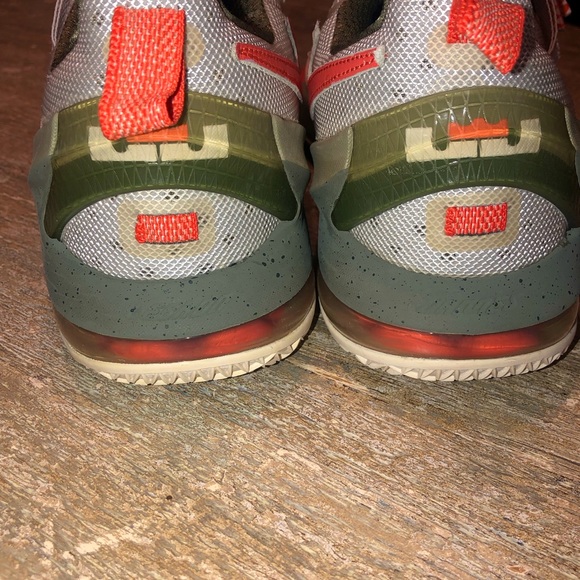 Lebron  XIII Low LMTD - Picture 6 of 8